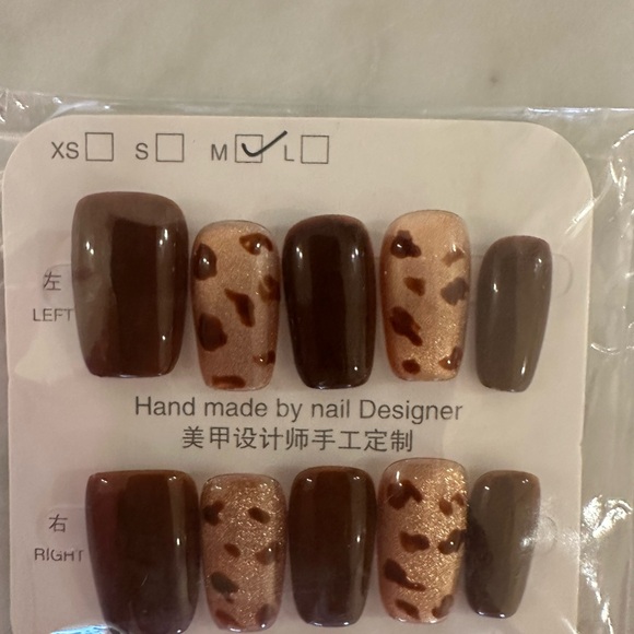 Assorted Press-On Nail Set - Picture 7 of 16